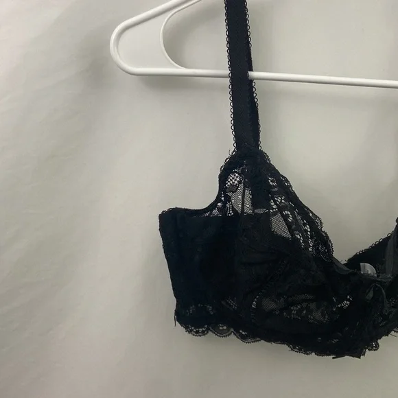 Vanity Fait Black Lace Size 34DD Bra - Picture 2 of 8